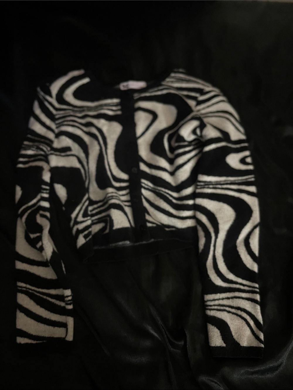 SO Black and White Swirl Patterned Cropped Jacket